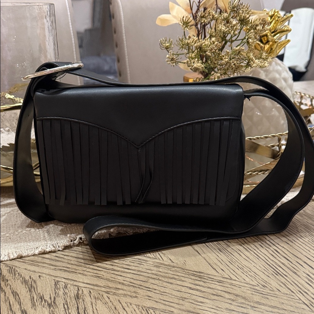 Elegant Black Fringe Women's Bag